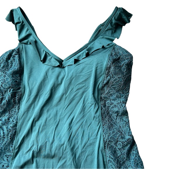 Emerald Green Swimsuit - Picture 3 of 11